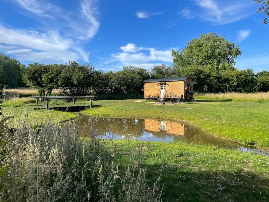 Mountbatten Shepherds Hut & Buckhurst Shepherds Hut Ашфорд Экстерьер фото