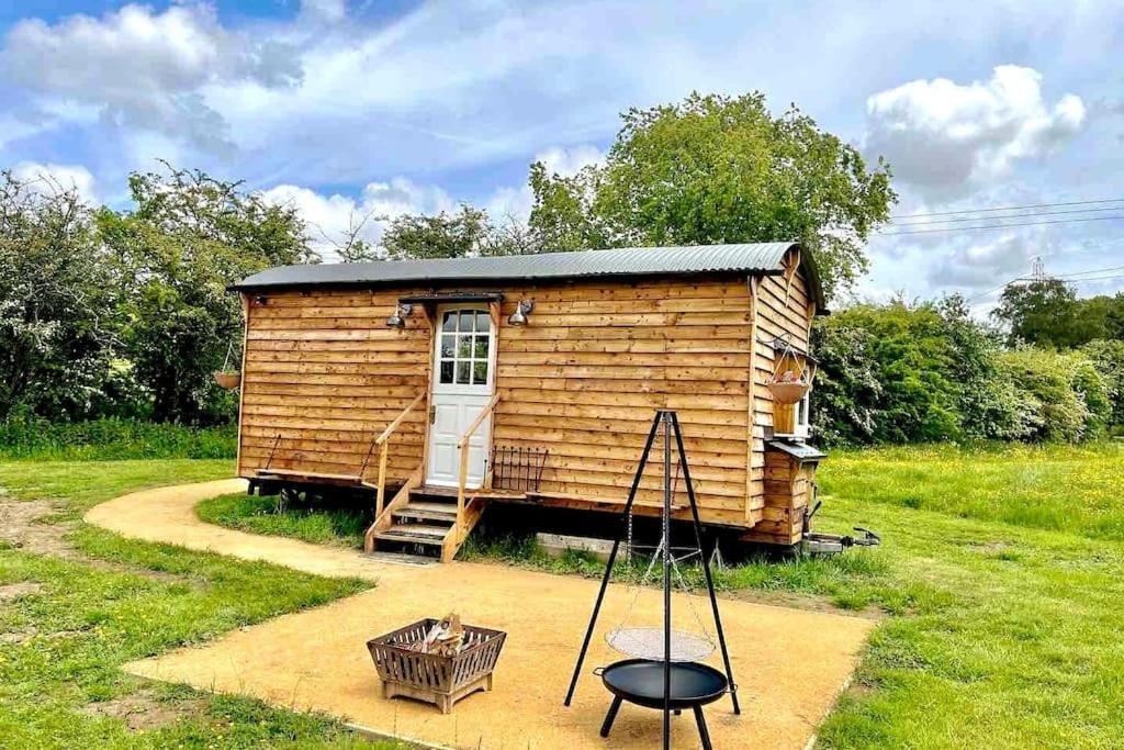 Mountbatten Shepherds Hut & Buckhurst Shepherds Hut Ашфорд Экстерьер фото