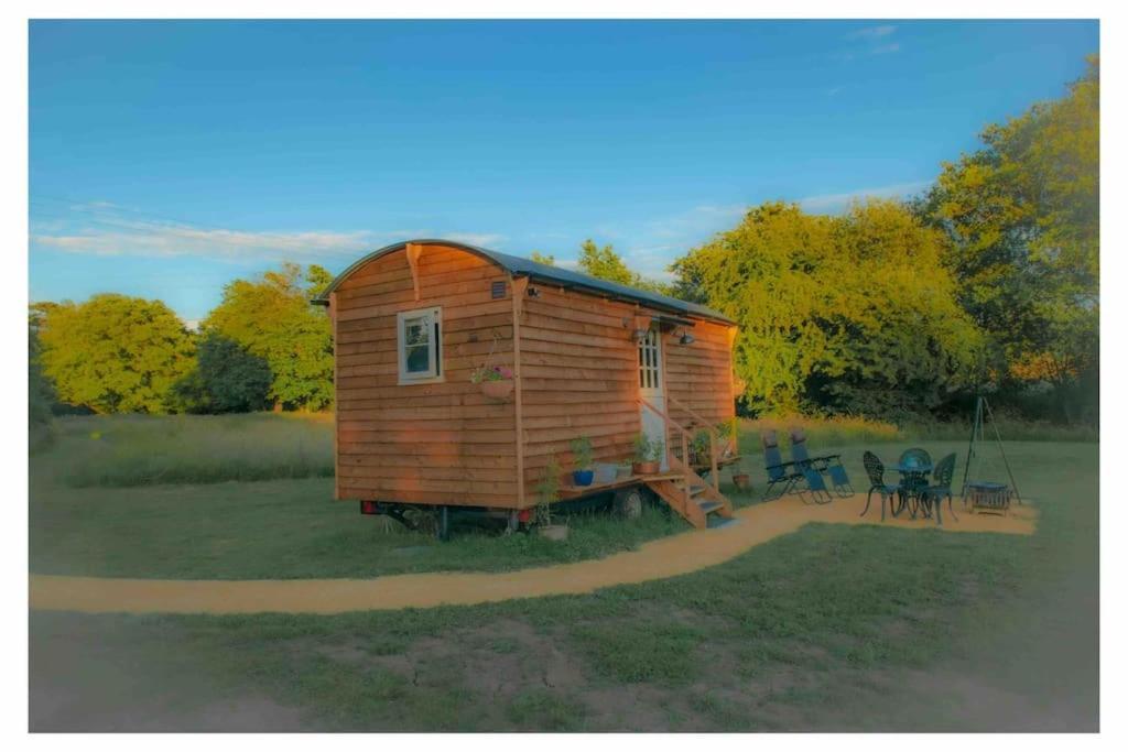 Mountbatten Shepherds Hut & Buckhurst Shepherds Hut Ашфорд Экстерьер фото
